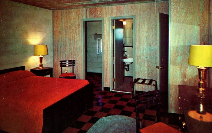 Willo-Acres Motel (Canton Inn and Suites) - A0000001 Old Postcard
